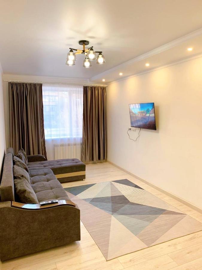 Sunny Home Uralsk Luaran gambar